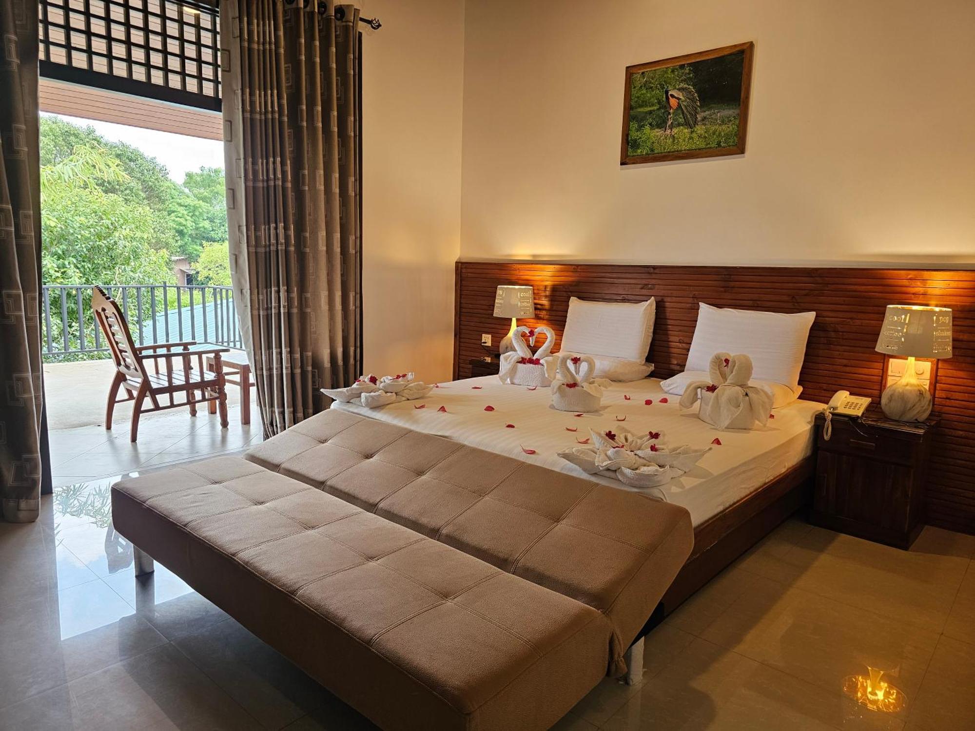 Gamodh Citadel Resort Anuradhapura Buitenkant foto