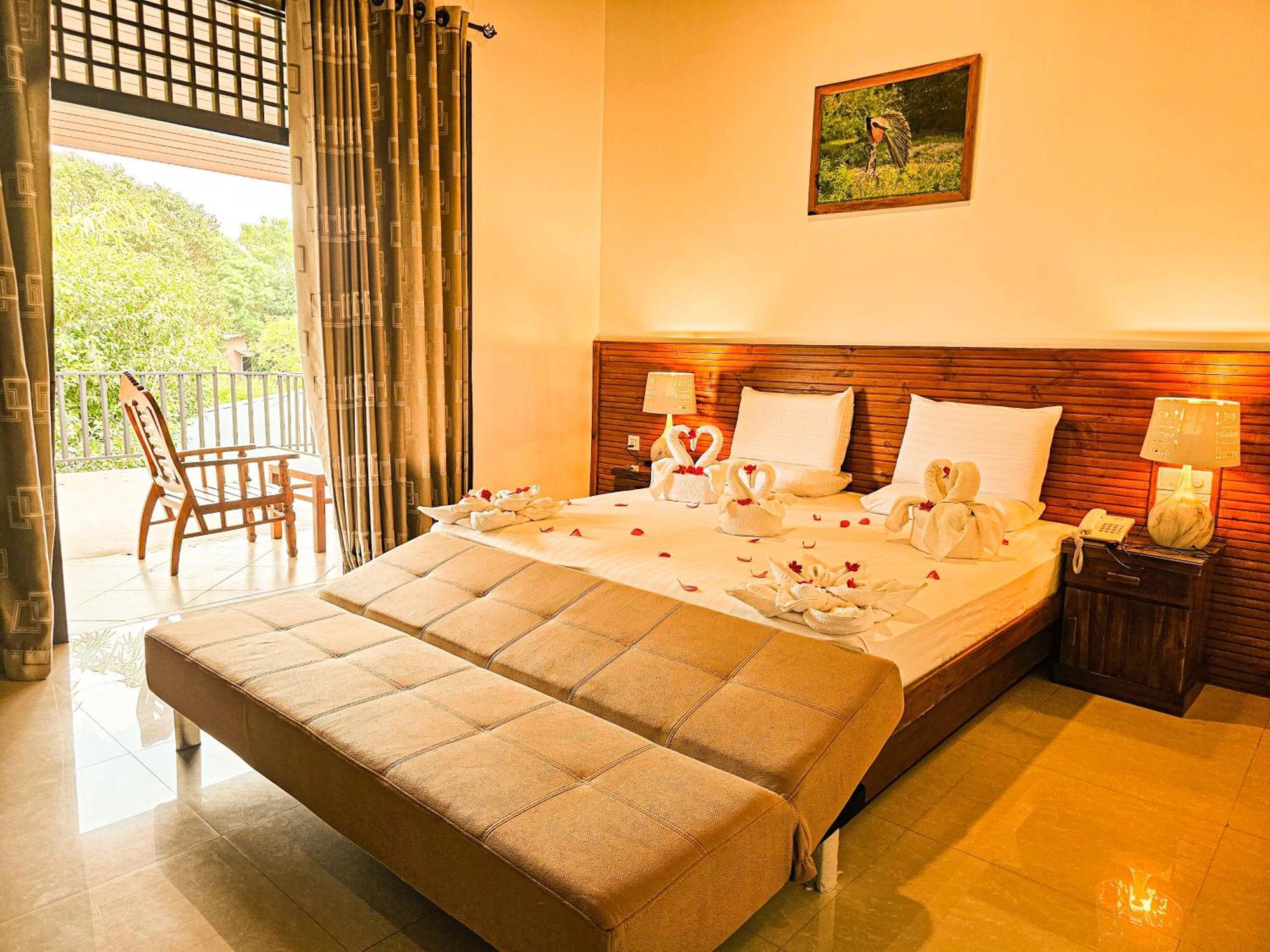 Gamodh Citadel Resort Anuradhapura Buitenkant foto