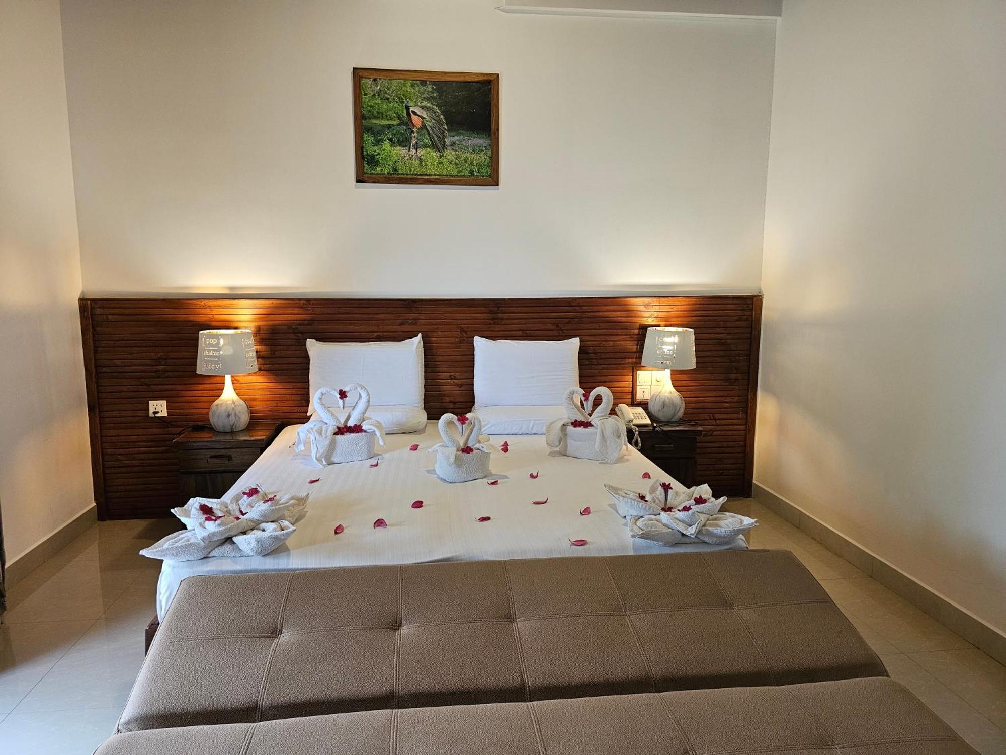Gamodh Citadel Resort Anuradhapura Buitenkant foto