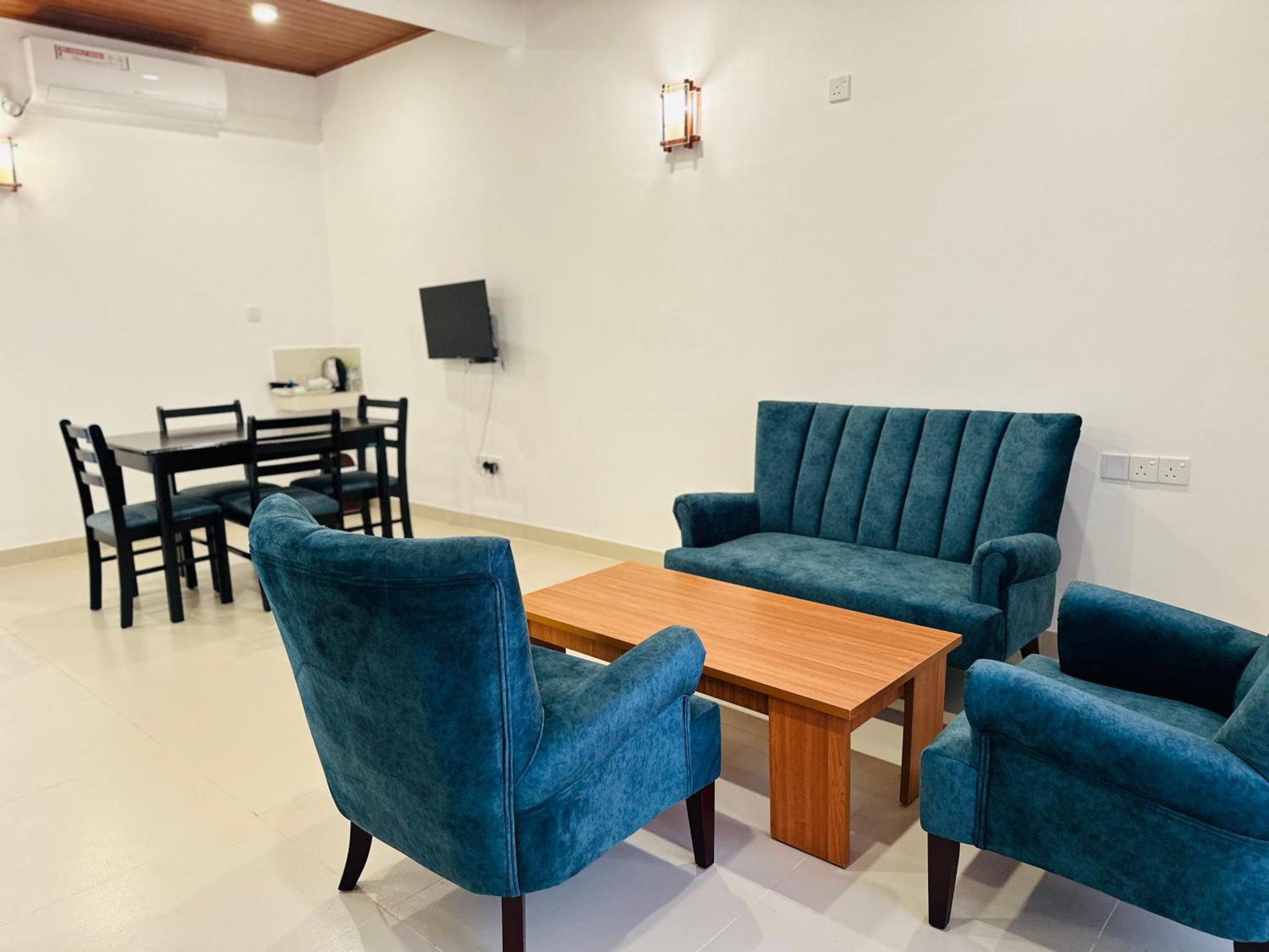Gamodh Citadel Resort Anuradhapura Buitenkant foto