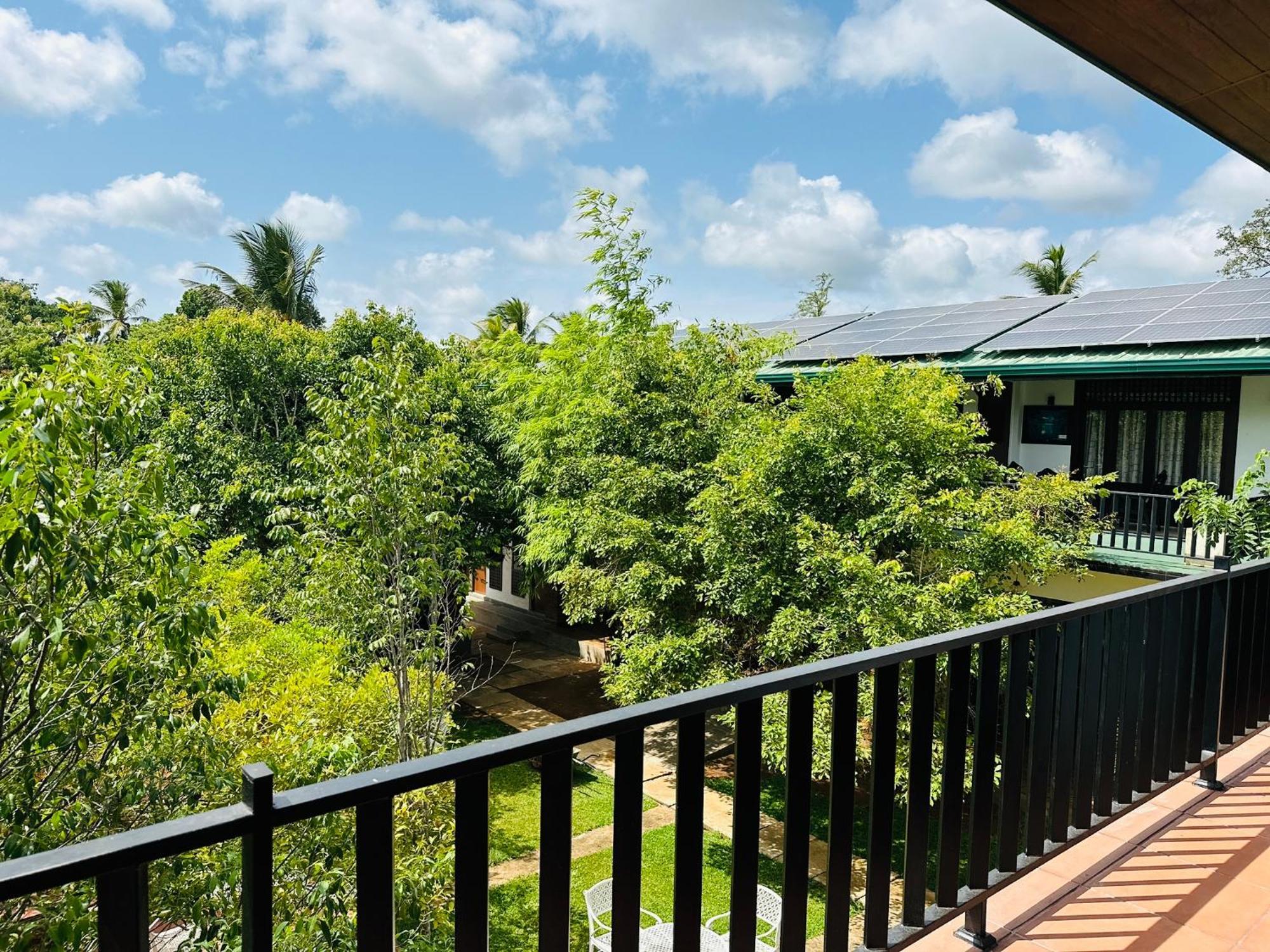 Gamodh Citadel Resort Anuradhapura Buitenkant foto