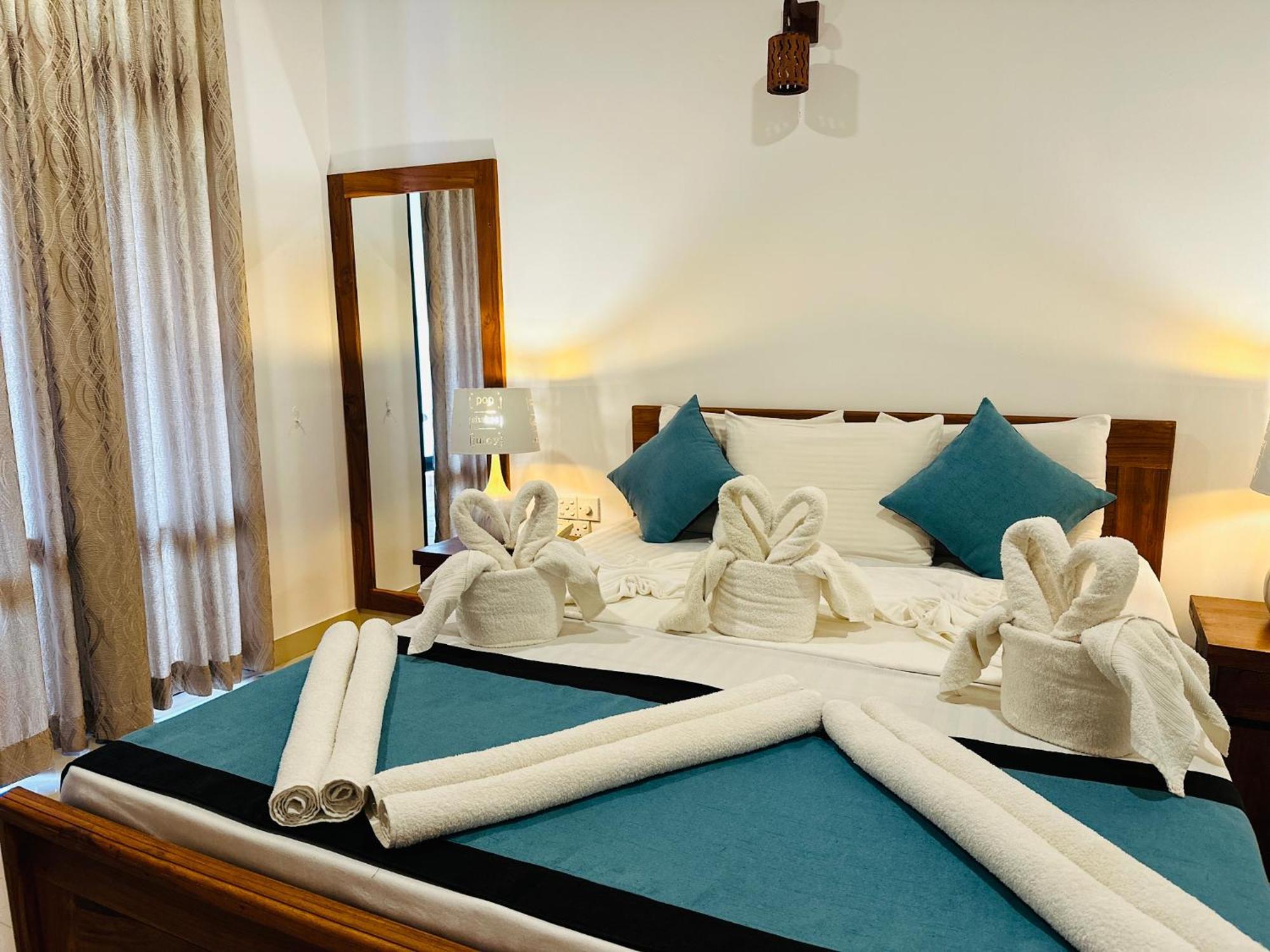 Gamodh Citadel Resort Anuradhapura Buitenkant foto