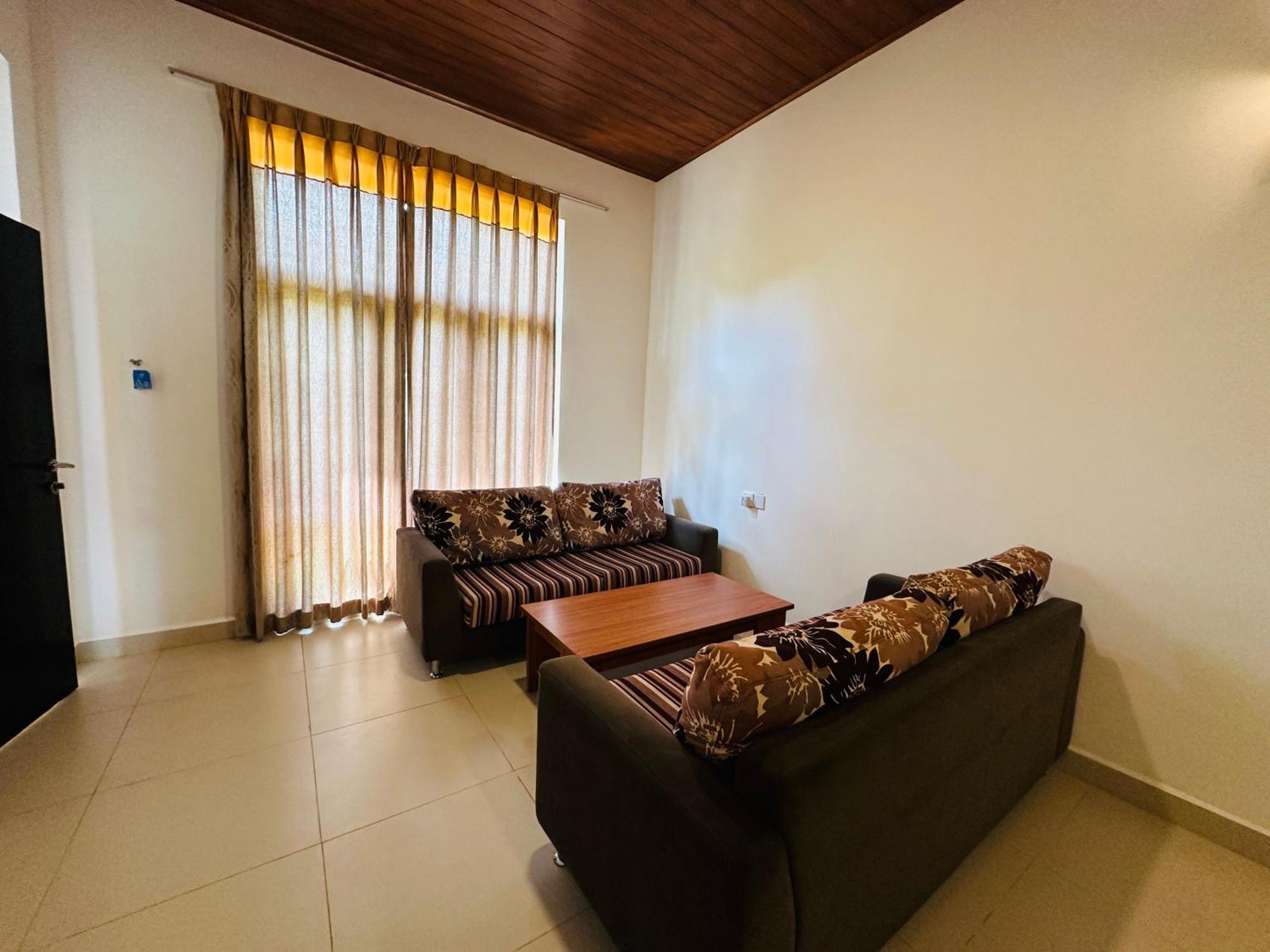 Gamodh Citadel Resort Anuradhapura Buitenkant foto