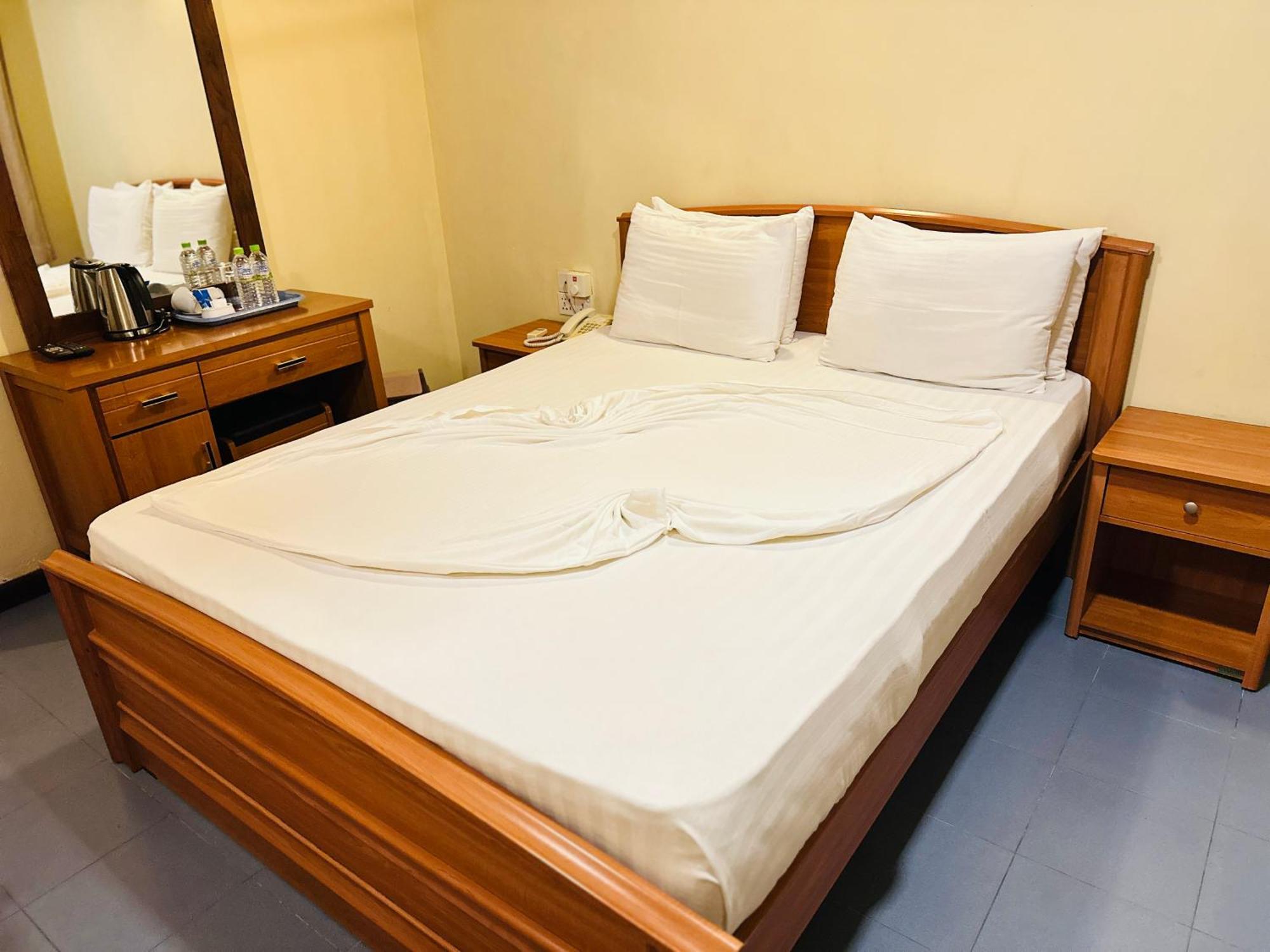 Gamodh Citadel Resort Anuradhapura Buitenkant foto